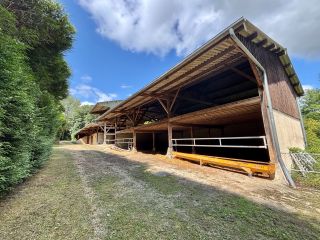 house 10 Rooms for sale on ENGLESQUEVILLE EN AUGE (14800)