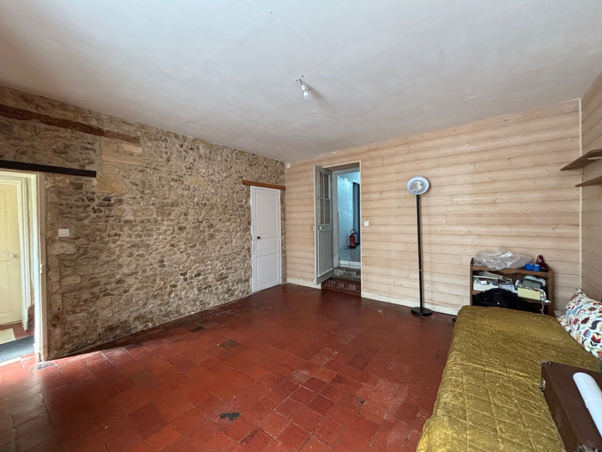 house 9 Rooms for sale on BAYEUX (14400)