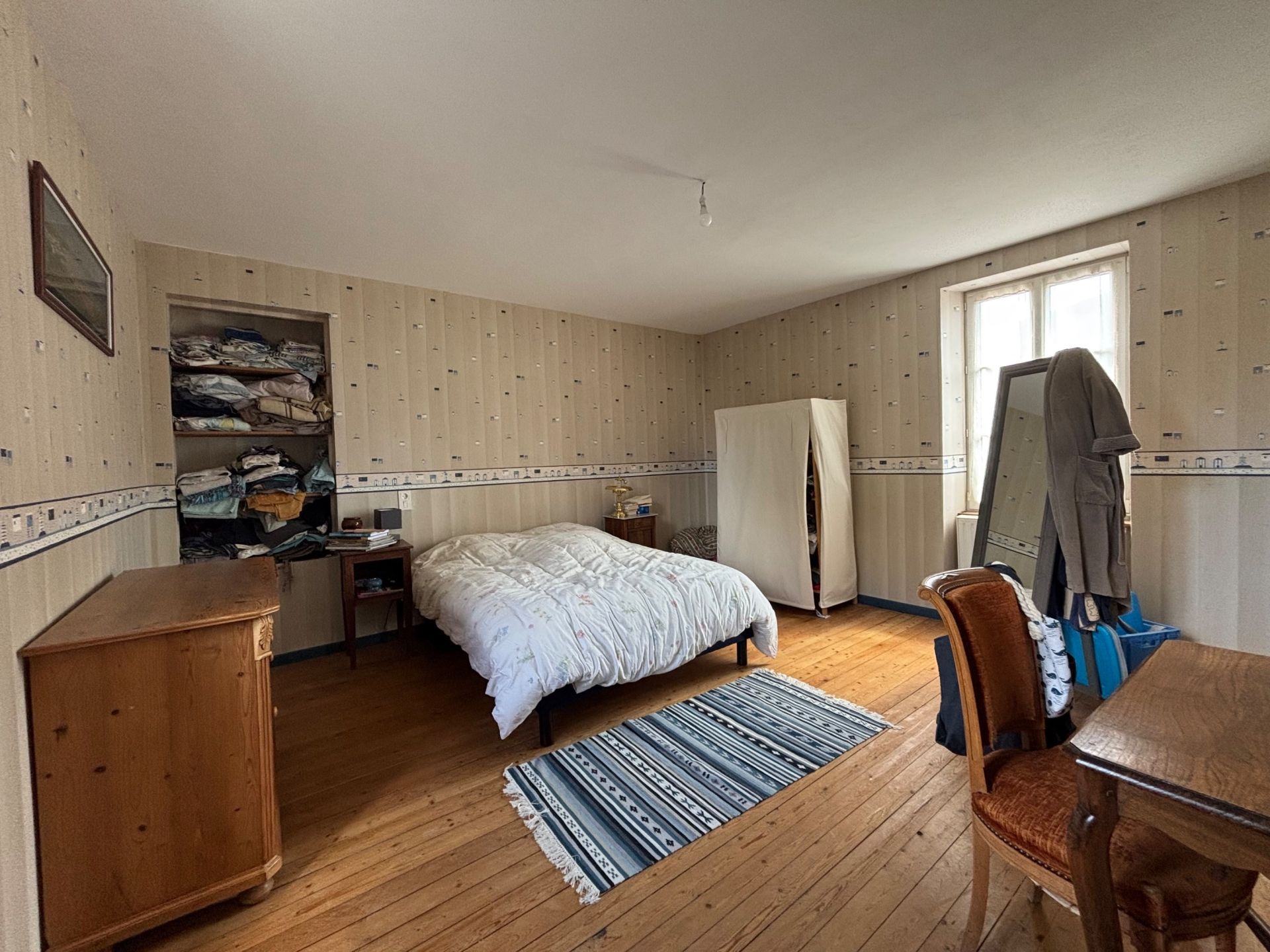 house 9 Rooms for sale on BAYEUX (14400)