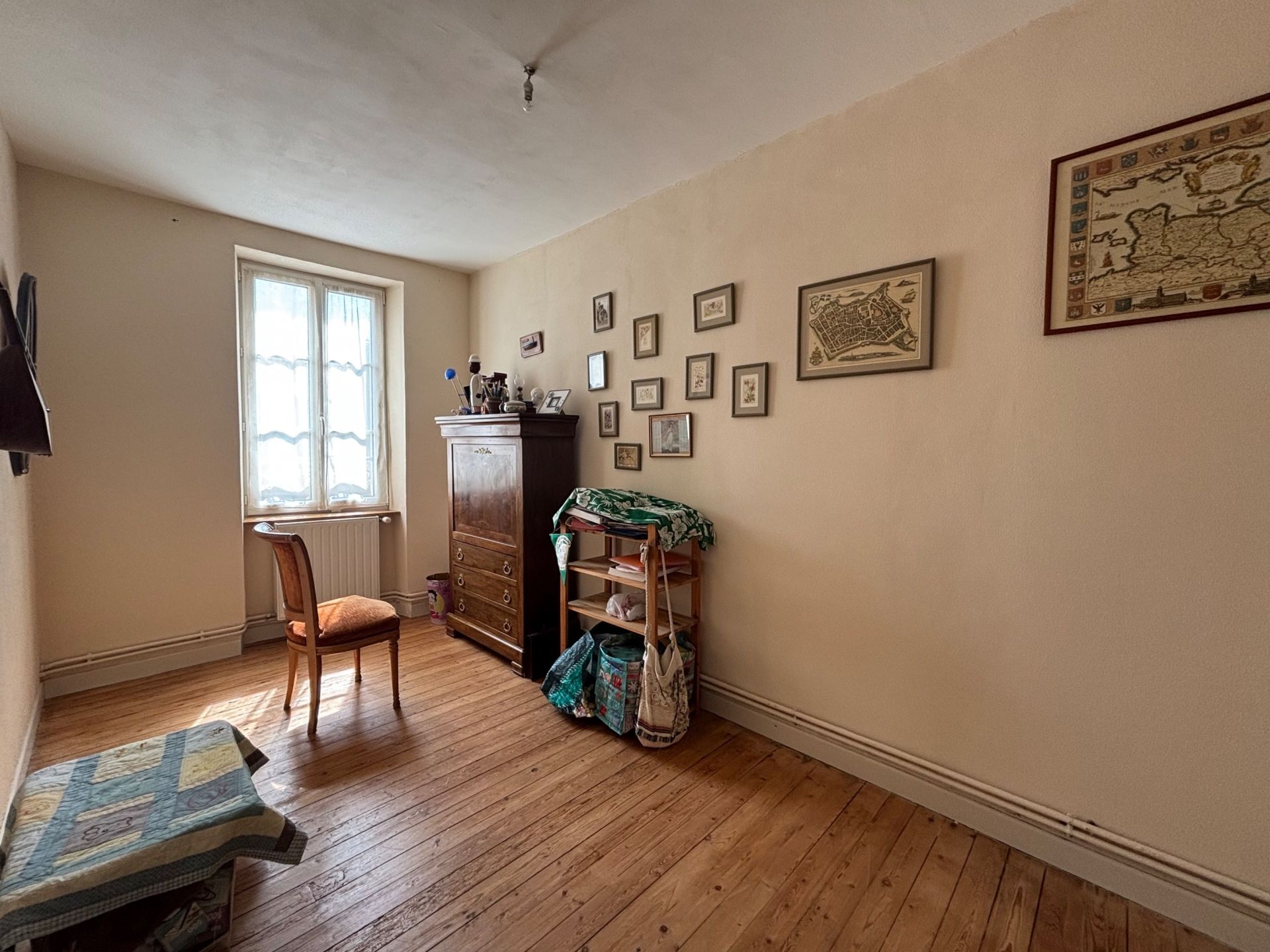 house 9 Rooms for sale on BAYEUX (14400)
