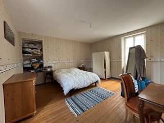 house 9 Rooms for sale on BAYEUX (14400)