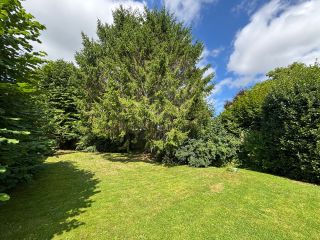 house 9 Rooms for sale on BAYEUX (14400)