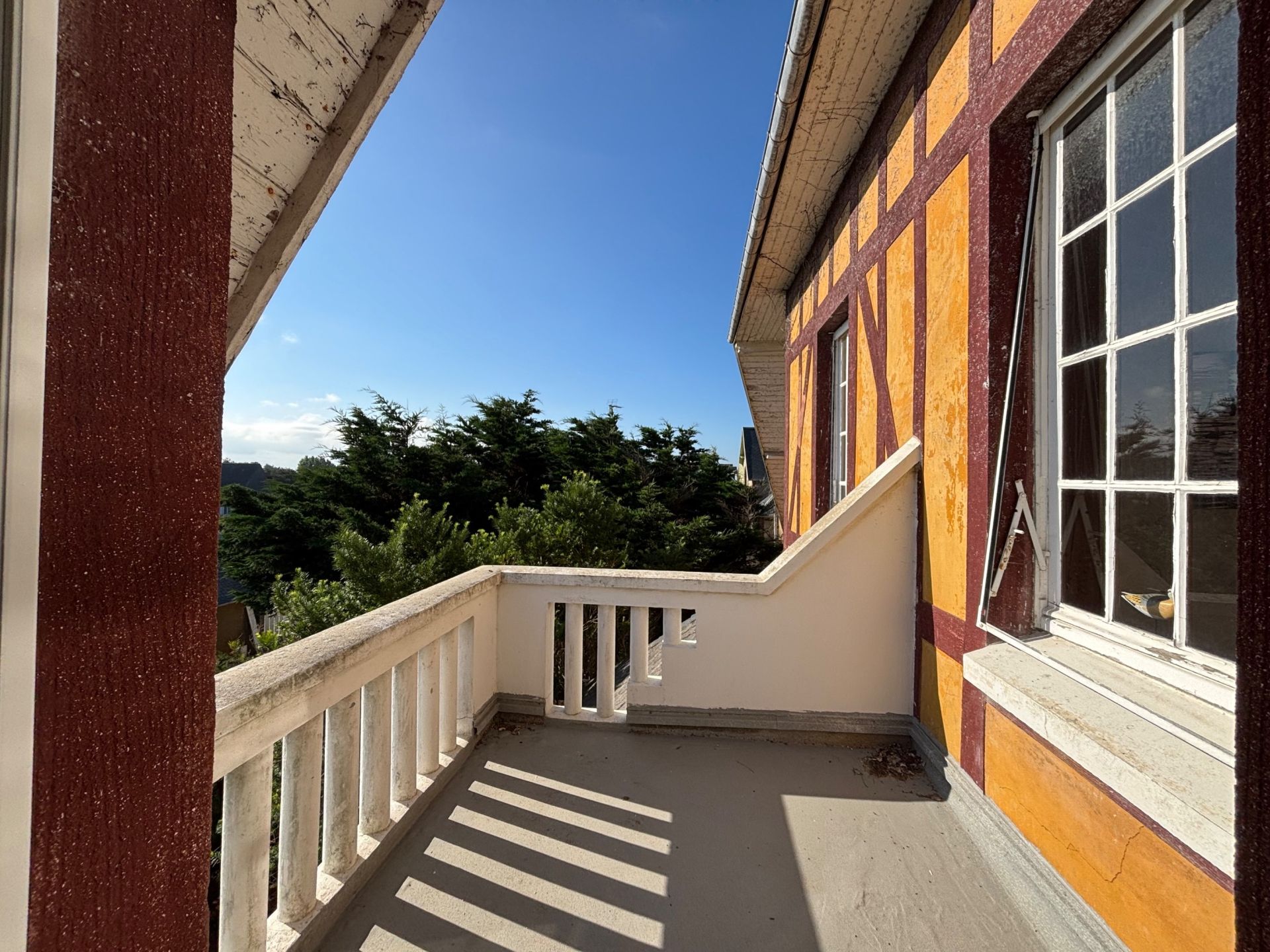 house 11 Rooms for sale on AGON COUTAINVILLE (50230)