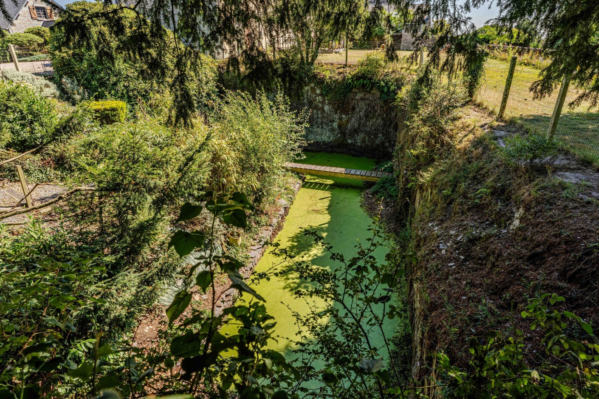 house 11 Rooms for sale on BAYEUX (14400)
