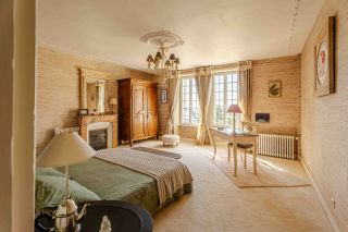 house 11 Rooms for sale on BAYEUX (14400)