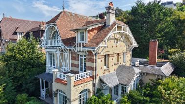 house 9 Rooms for sale on STE ADRESSE (76310)