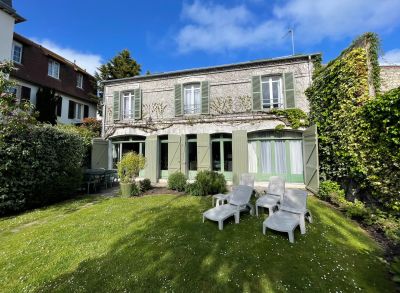 house 6 Rooms for sale on DEAUVILLE (14800) Sale House Deauville 6 Rooms 150 m²