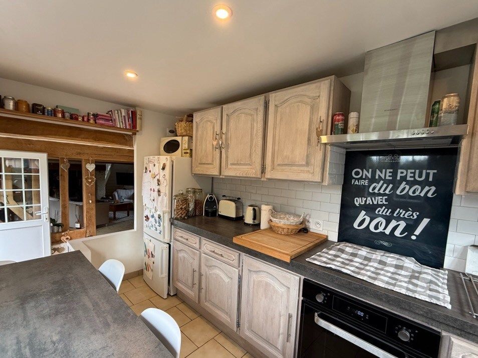 Norman house 8 Rooms for sale on MANNEVILLE LA PIPARD (14130)