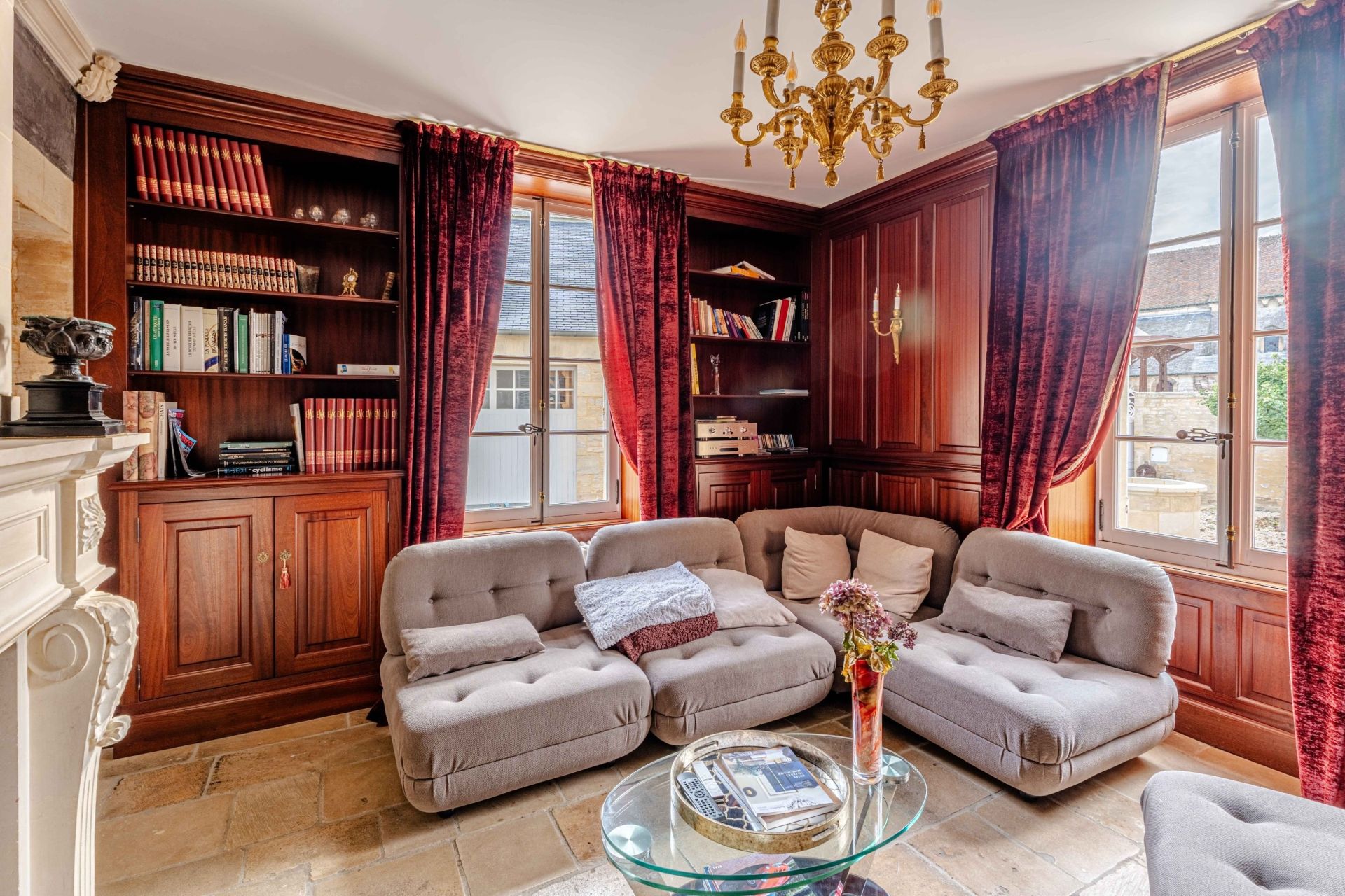 house 12 Rooms for sale on CREULLY (14480)