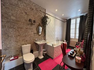 maison de maître 10 Pièces en vente sur ROTS (14740)