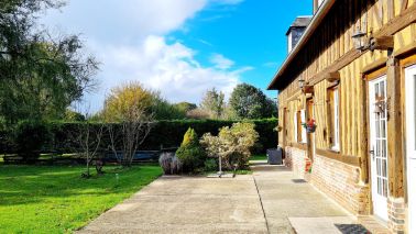 house 9 Rooms for sale on PONT L EVEQUE (14130)