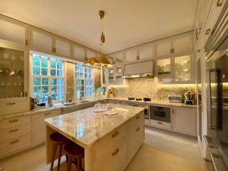 house 10 Rooms for sale on DEAUVILLE (14800)