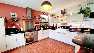 house 6 Rooms for sale on HONFLEUR (14600)