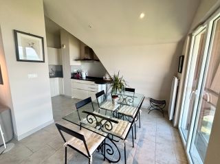 apartment 5 Rooms for sale on BENERVILLE SUR MER (14910)