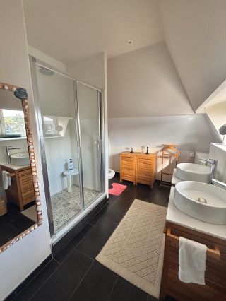 apartment 5 Rooms for sale on BENERVILLE SUR MER (14910)