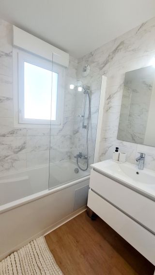 house 5 Rooms for sale on PONT L EVEQUE (14130)