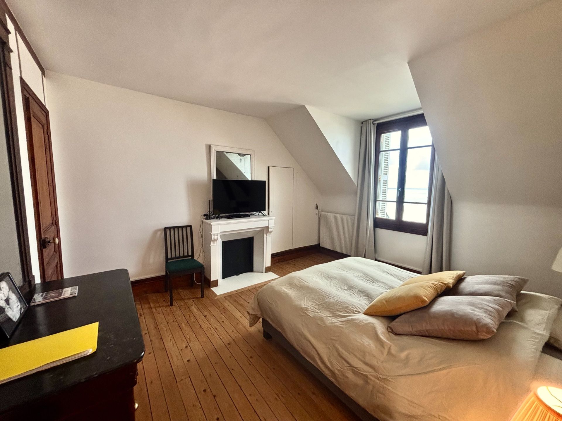 apartment 6 Rooms for sale on VILLERS SUR MER (14640)