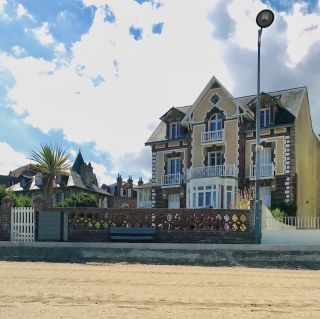 apartment 6 Rooms for sale on VILLERS SUR MER (14640)