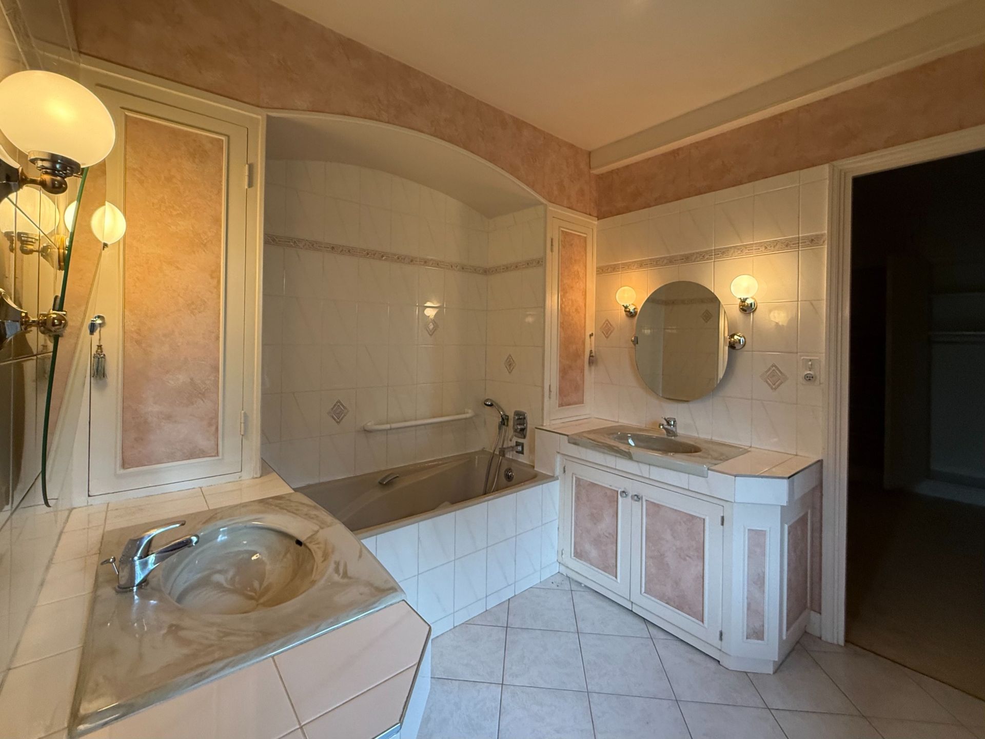 Norman house 9 Rooms for sale on MONT ST AIGNAN (76130)