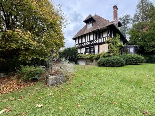 Norman house 9 Rooms for sale on MONT ST AIGNAN (76130)