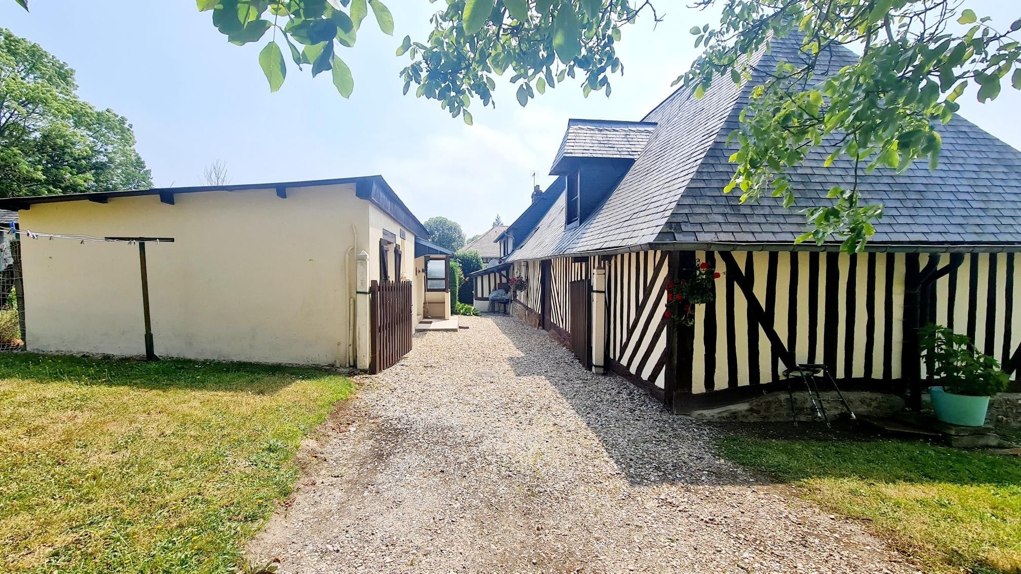 house 6 Rooms for sale on PONT L EVEQUE (14130)