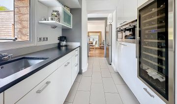 house 8 Rooms for sale on BAYEUX (14400)