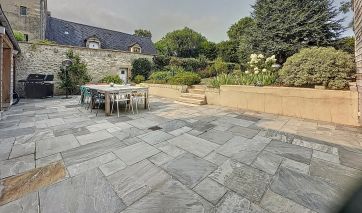 house 8 Rooms for sale on BAYEUX (14400)