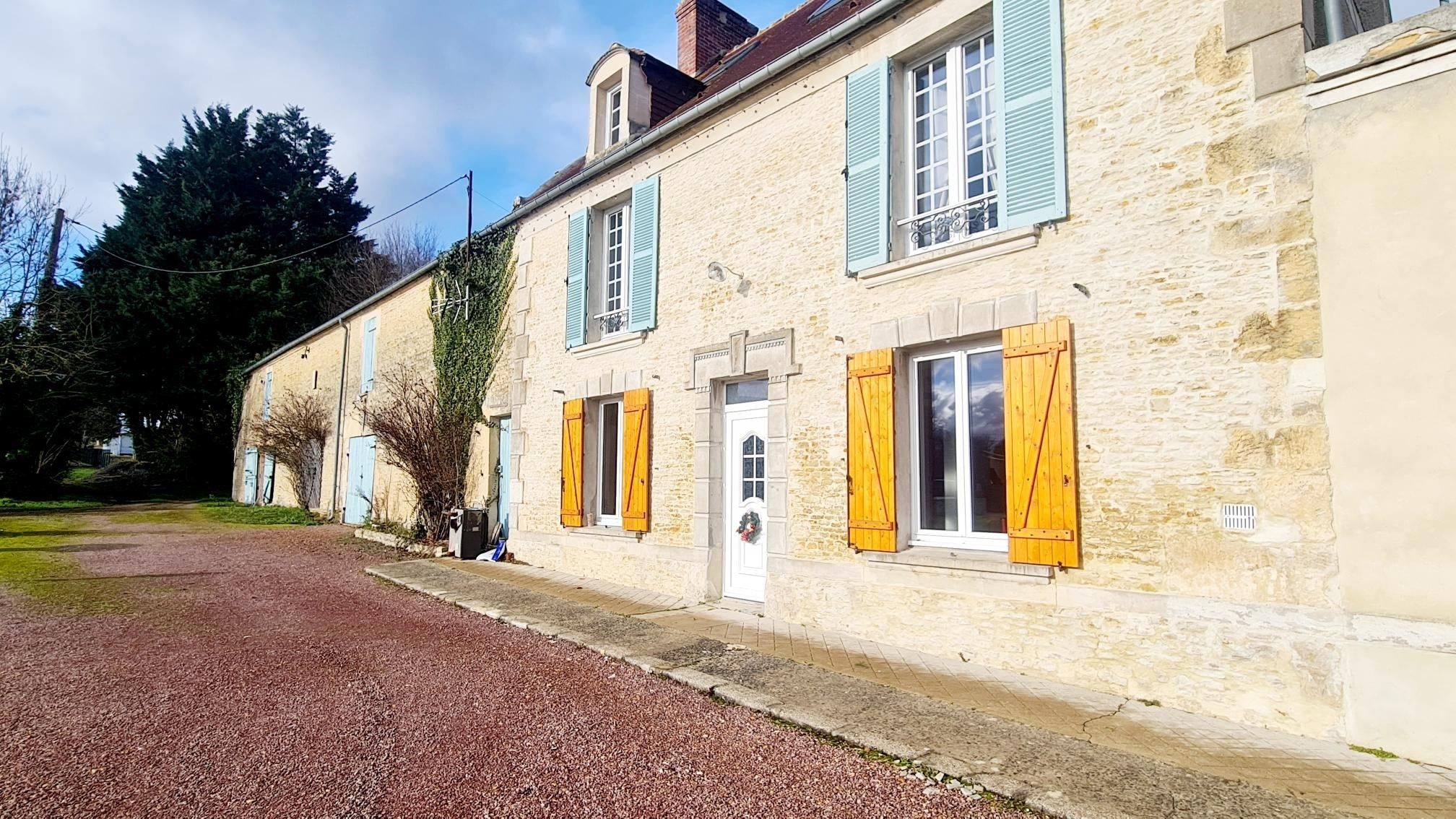 house 8 Rooms for sale on ARGENCES (14370)