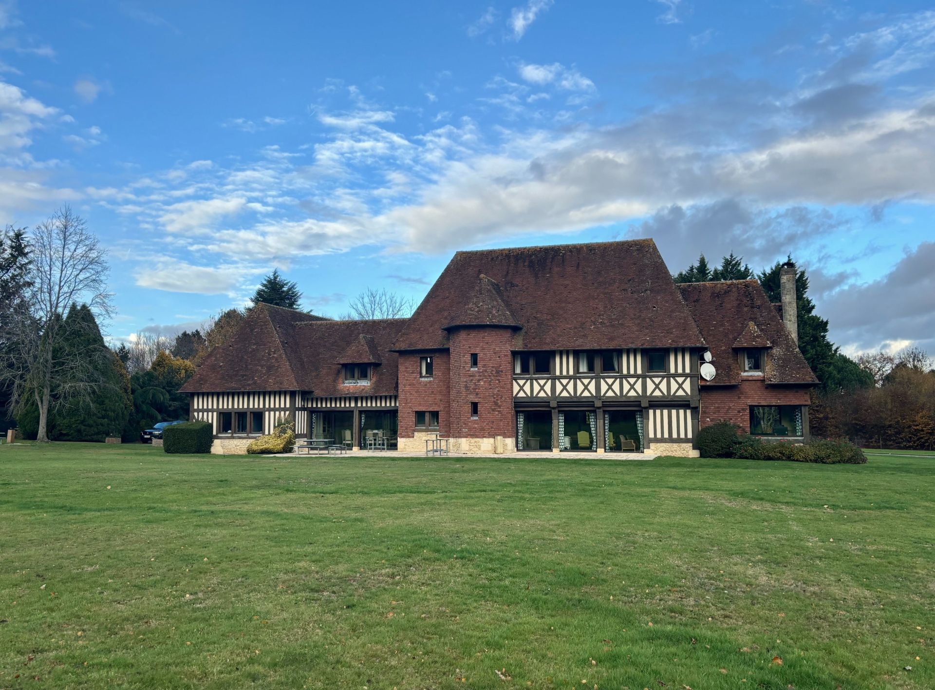 house 13 Rooms for sale on ST ARNOULT (14800)