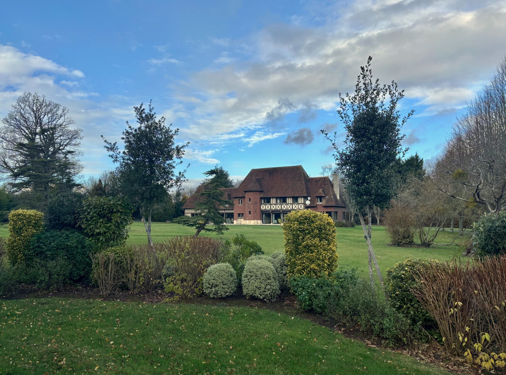 house 13 Rooms for sale on ST ARNOULT (14800)