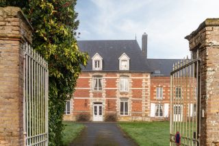 house 13 Rooms for sale on CRIQUETOT L ESNEVAL (76280)