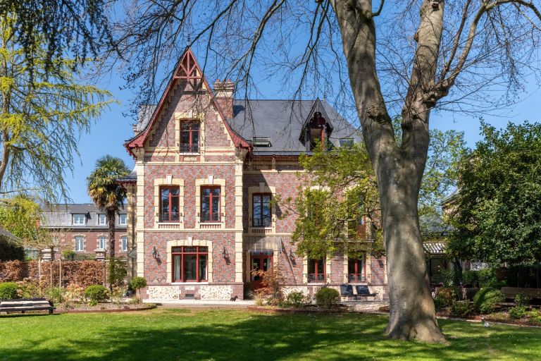 house 10 Rooms for sale on MONT ST AIGNAN (76130)