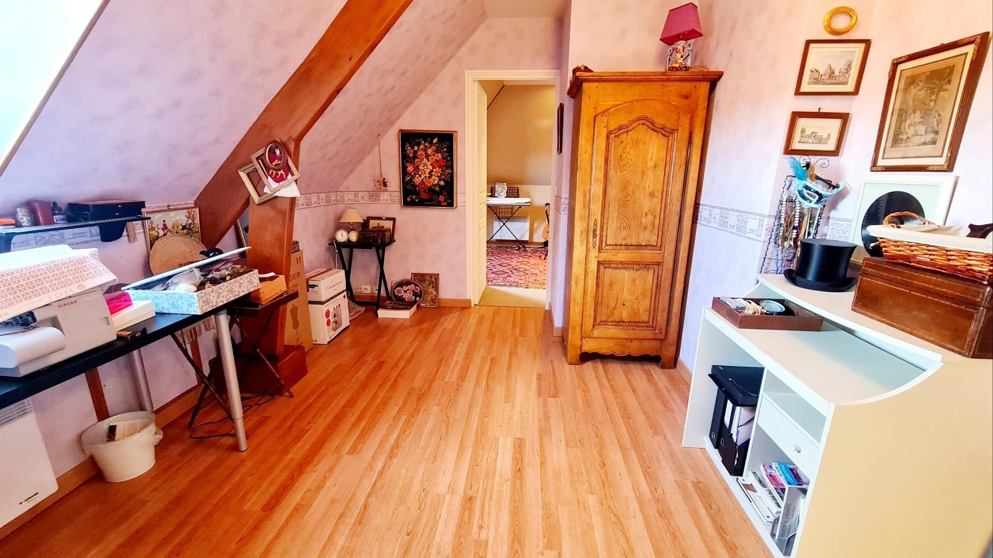house 8 Rooms for sale on PONT L EVEQUE (14130)
