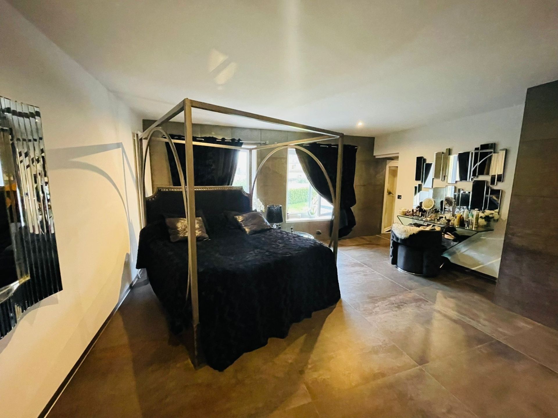 Norman house 14 Rooms for sale on REVIERS (14470)