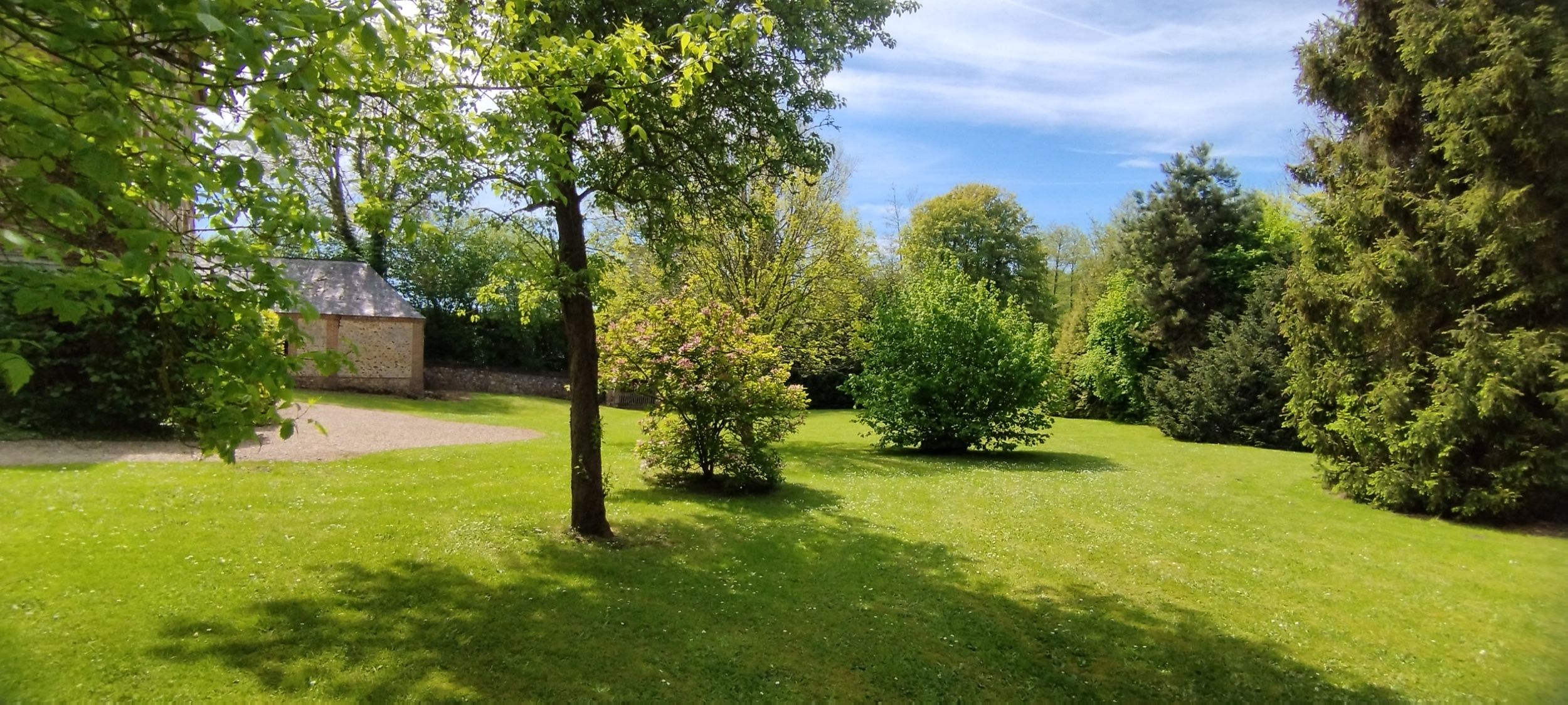 mansion 10 Rooms for sale on BERNAY (27300)