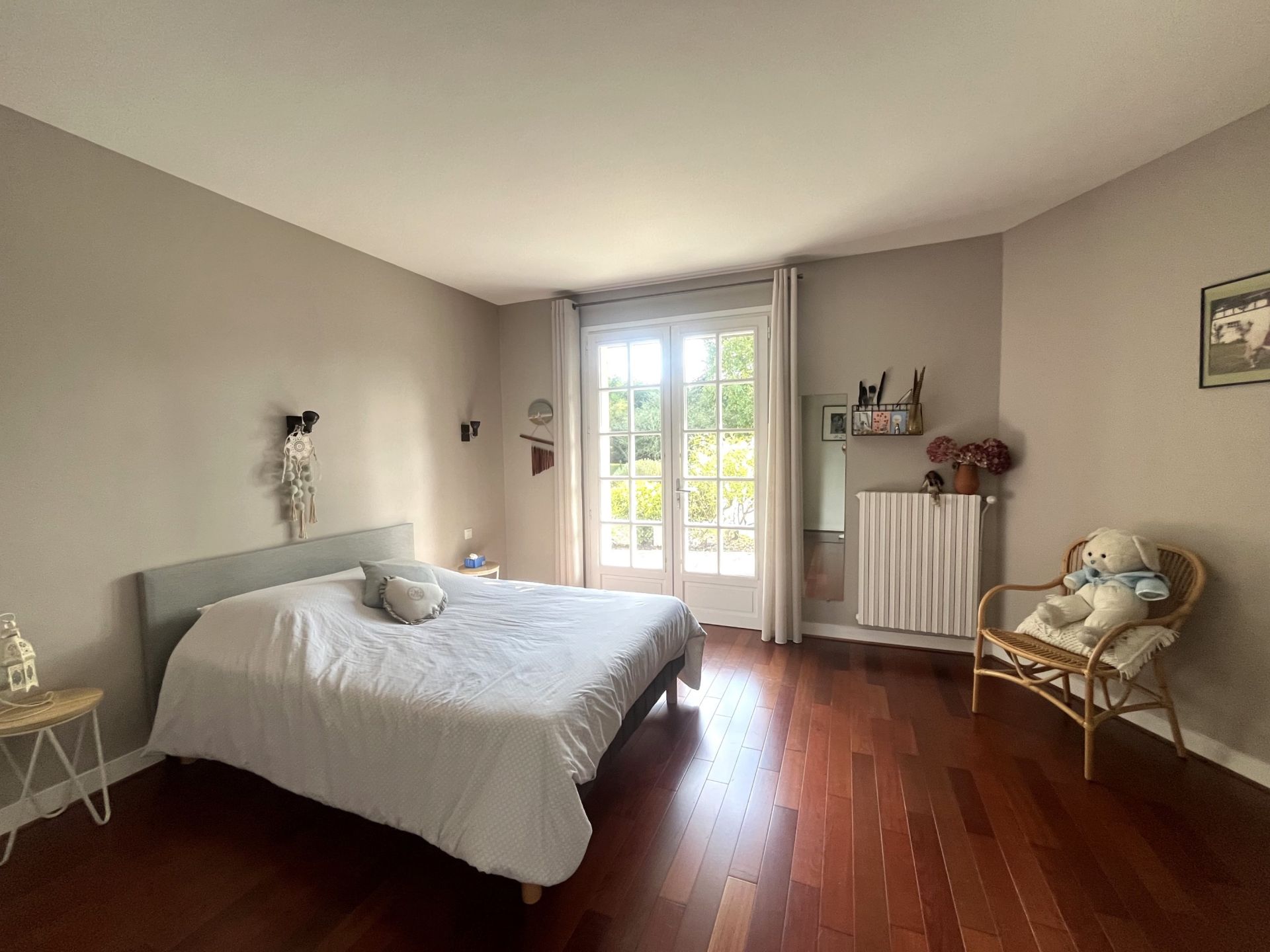 house 9 Rooms for sale on BAYEUX (14400)