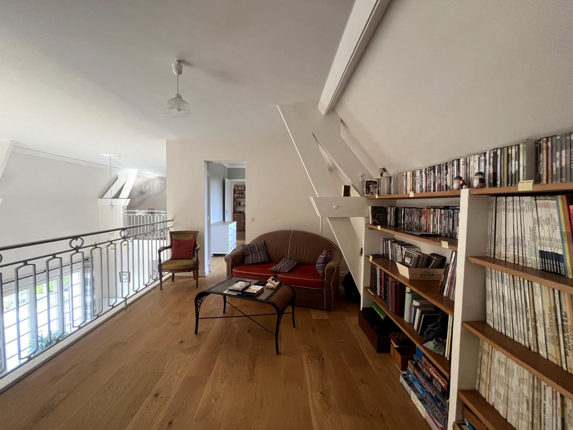 house 9 Rooms for sale on BAYEUX (14400)