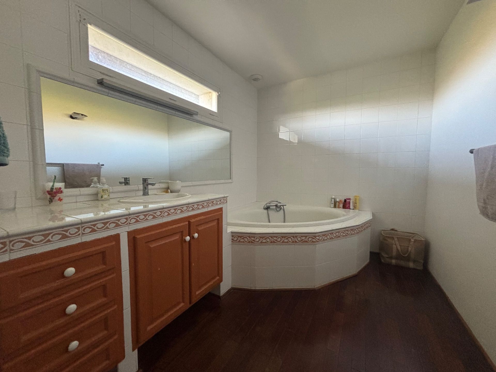 house 9 Rooms for sale on BAYEUX (14400)