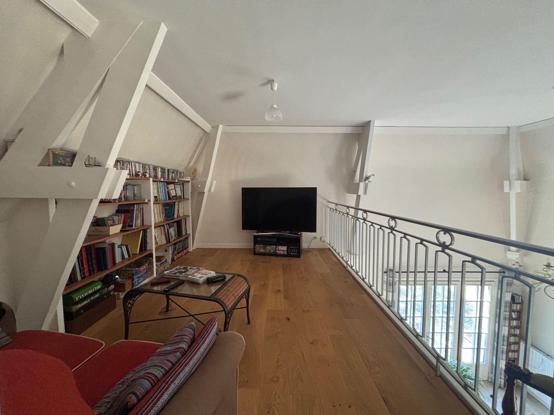 house 9 Rooms for sale on BAYEUX (14400)