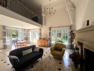 house 9 Rooms for sale on BAYEUX (14400)