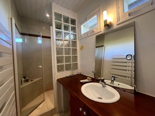 house 9 Rooms for sale on BAYEUX (14400)