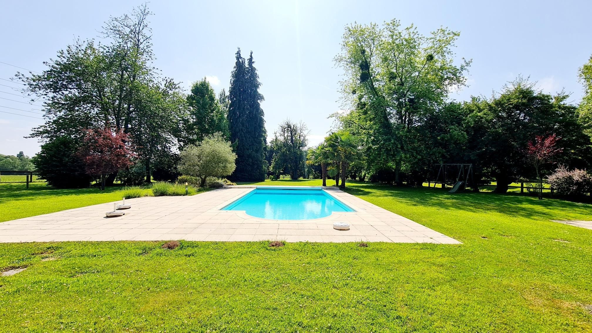 house 6 Rooms for sale on PONT L EVEQUE (14130)