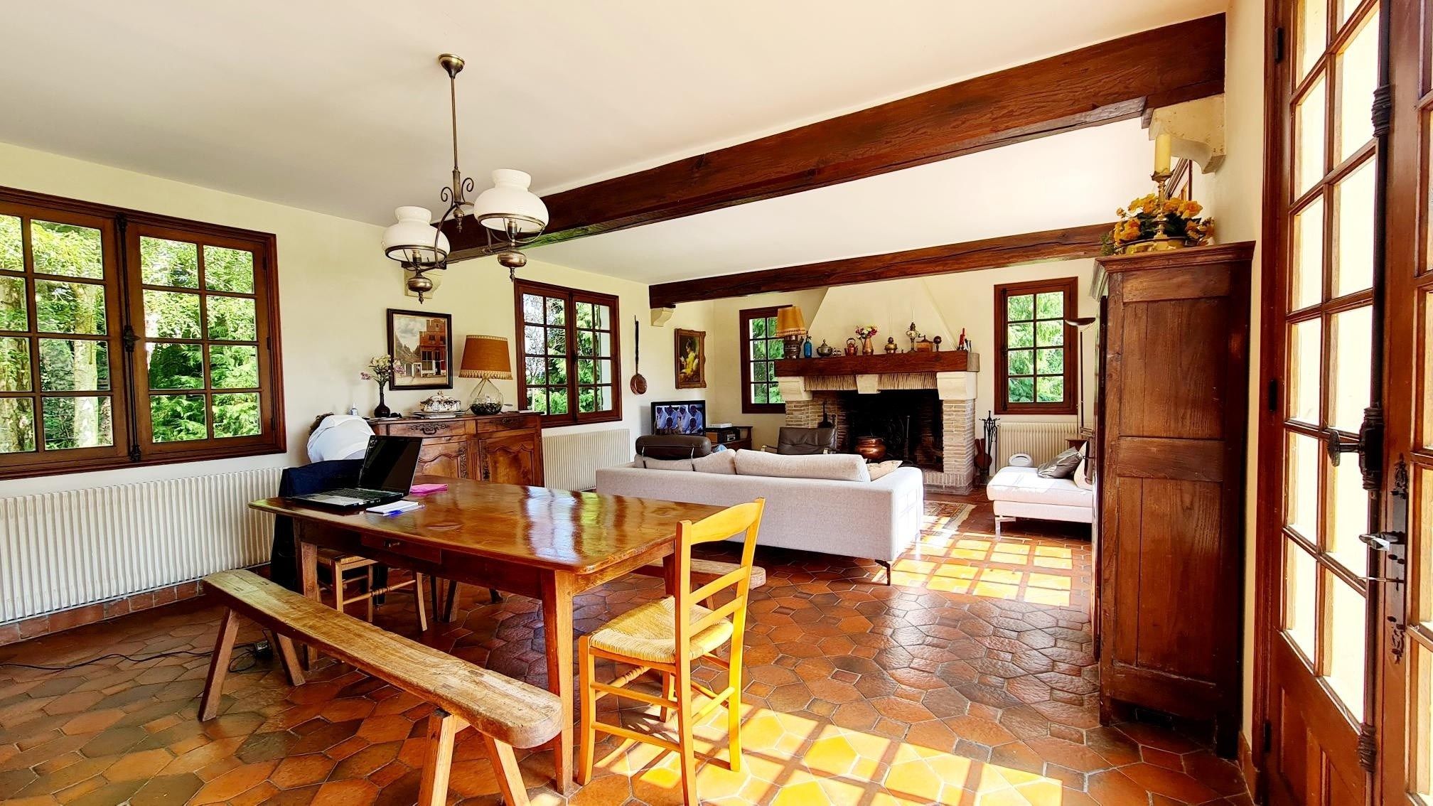 house 6 Rooms for sale on PONT L EVEQUE (14130)