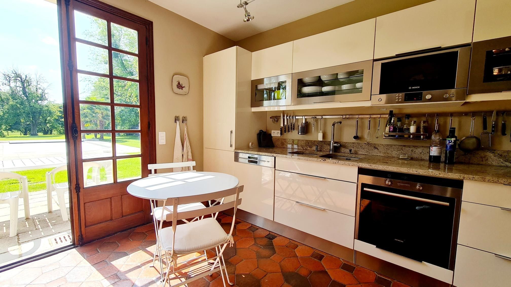 house 6 Rooms for sale on PONT L EVEQUE (14130)
