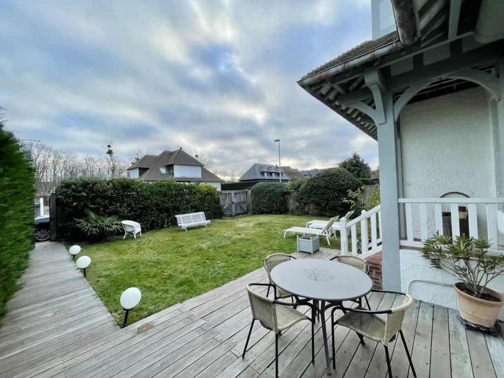 maison 9 Pièces en vente sur BENERVILLE SUR MER (14910)
