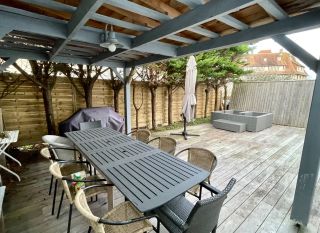 house 9 Rooms for sale on BENERVILLE SUR MER (14910)