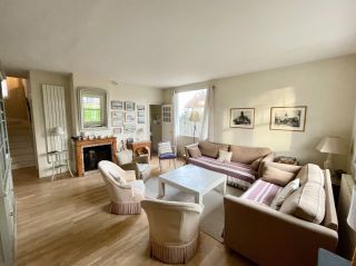 house 9 Rooms for sale on BENERVILLE SUR MER (14910)