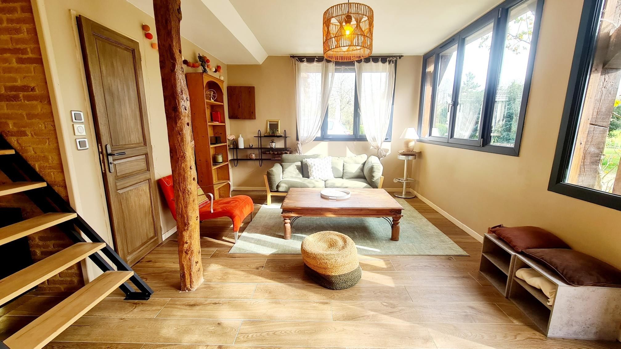 house 10 Rooms for sale on CAMBREMER (14340)