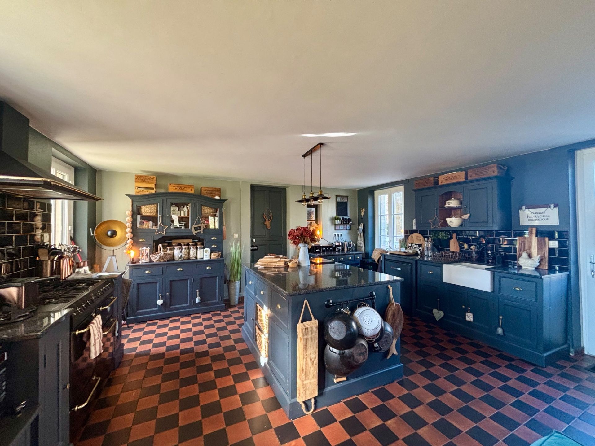 maison 12 Pièces en vente sur VIERVILLE SUR MER (14710)