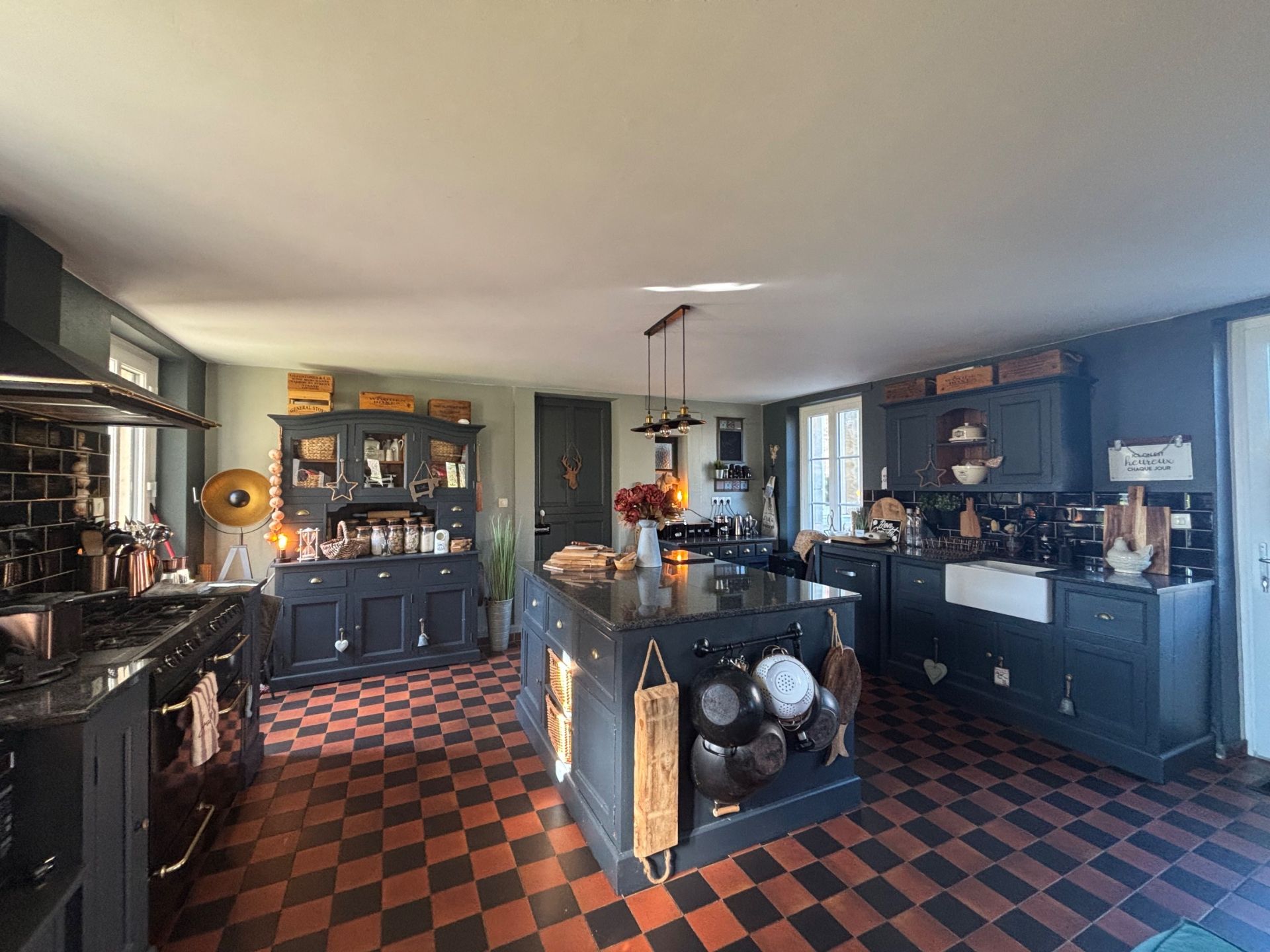 maison 12 Pièces en vente sur VIERVILLE SUR MER (14710)